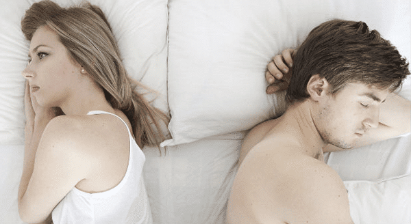 foto de pareja en la cama como superar una infidelidad